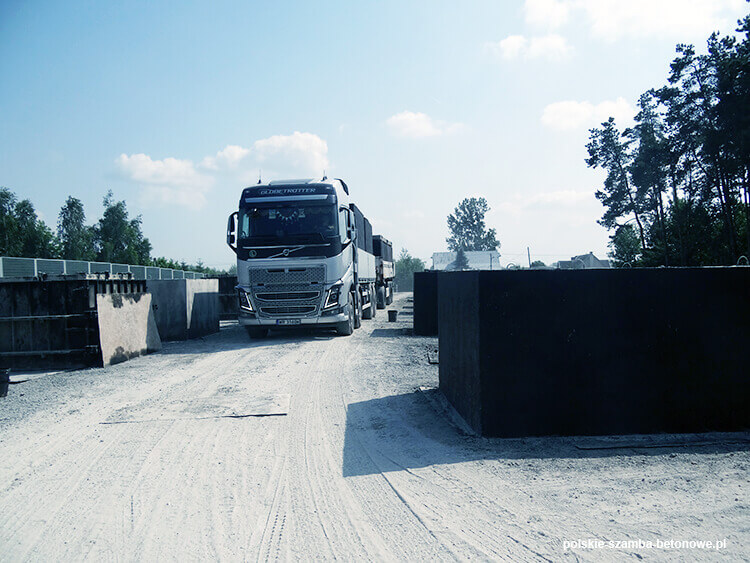 Transport szamb betonowych  w Ustroniu